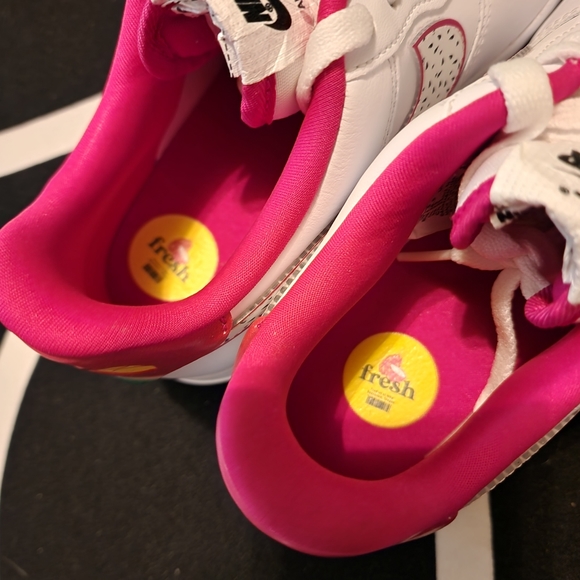Nike Air Force 1 Low Dragon Fruit Size 6 New - Picture 14 of 16